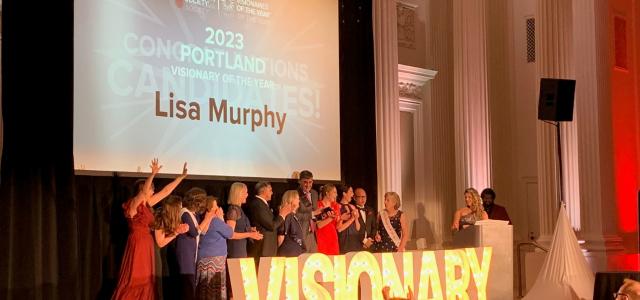 Lisa Murphy accepting award